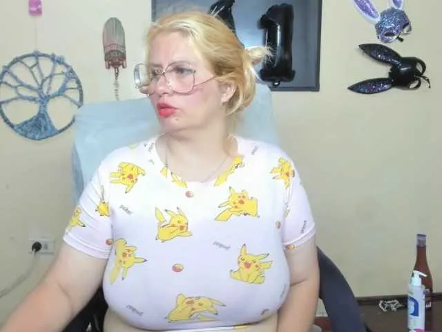 Live sex webcam photo for ValkiriaO #276328418