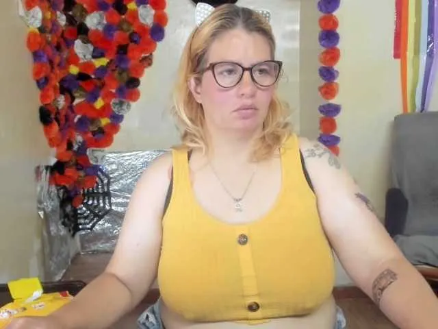 Live sex webcam photo for ValkiriaO #276677269
