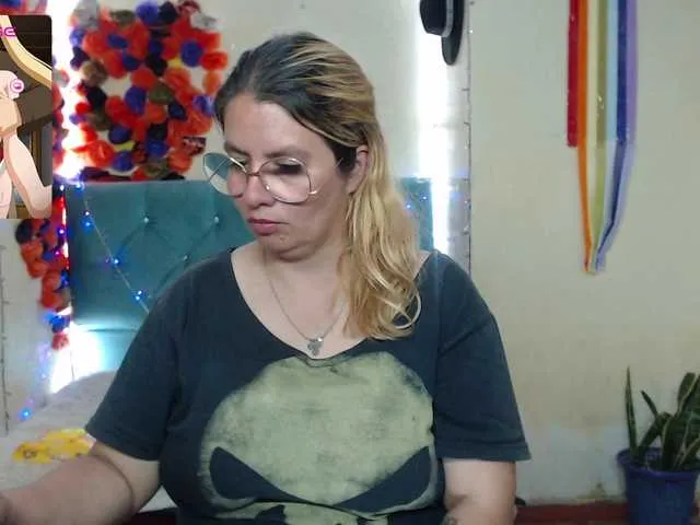 Live sex webcam photo for ValkiriaO #277121051