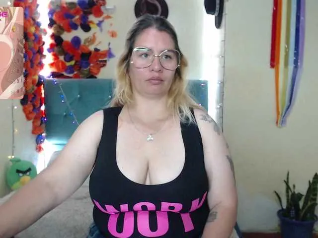 Live sex webcam photo for ValkiriaO #277176150