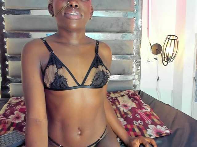 Live sex webcam photo for VallNahali #272250406