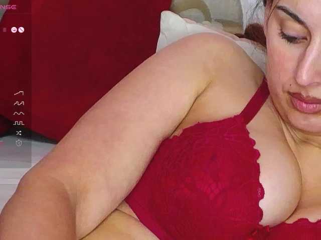 Live sex webcam photo for VallerieJones #277333241