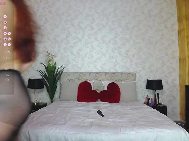 Live sex webcam photo for VallerieJones #277494427