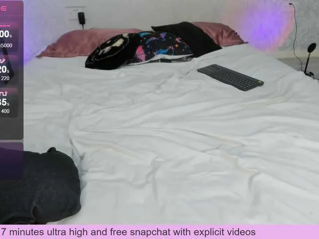 Live sex webcam photo for Vampire-girl #290042495