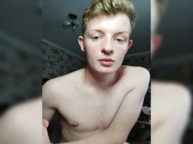 Live sex webcam photo for Van96 #273729409