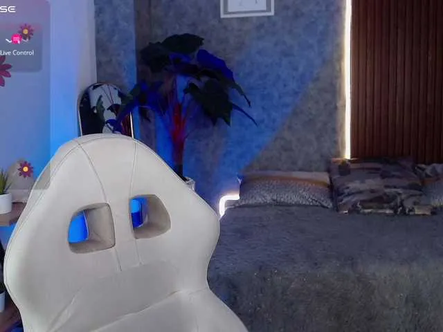 Live sex webcam photo for Vanee-Cruzz #290605518