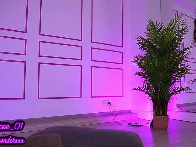 Live sex webcam photo for VanesaSimon #291608012