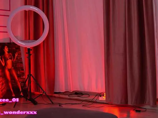 Live sex webcam photo for VanesaSimon #292754646
