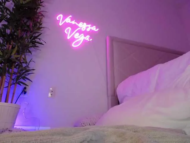 Live sex webcam photo for VanessaVega #272946966