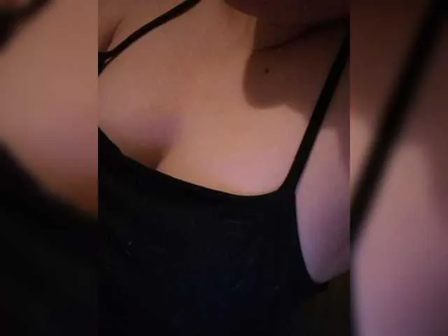 Live sex webcam photo for Vanilinika #290878154