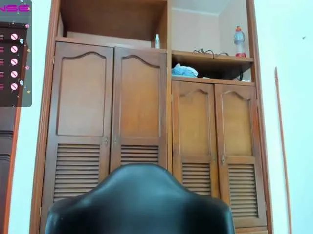 Live sex webcam photo for VanneBrooks #272985380