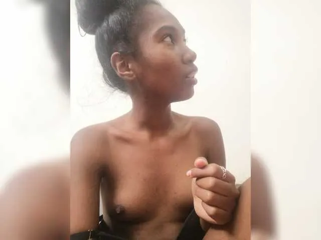 Live sex webcam photo for Vannyhot #276071011