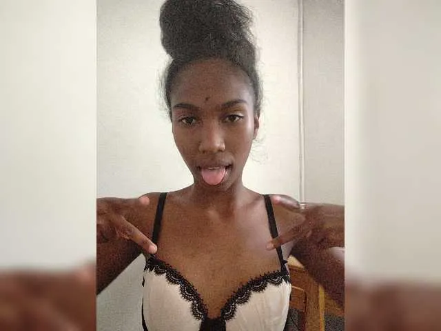 Live sex webcam photo for Vannyhot #276086306