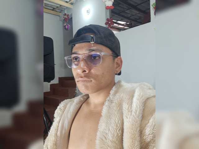 Live sex webcam photo for Vasco9 #276928578