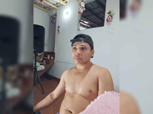 Live sex webcam photo for Vasco9 #277003963