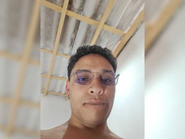 Live sex webcam photo for Vasco9 #277173345