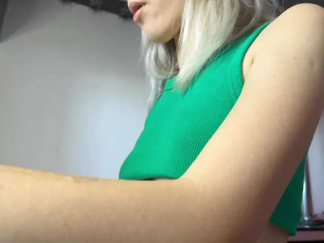 Live sex webcam photo for VasyaSylvia1 #290847248