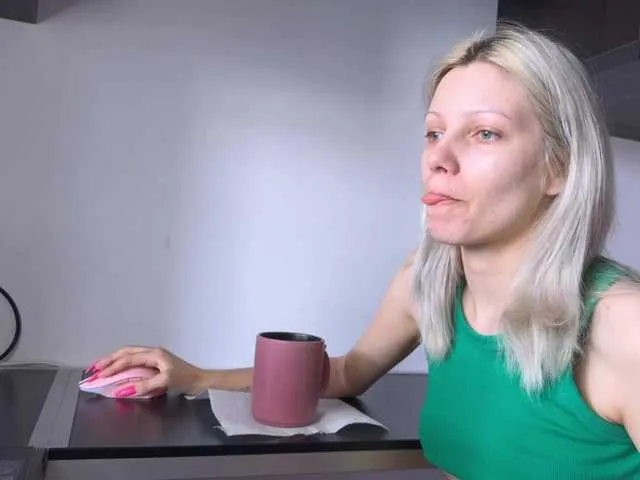 Live sex webcam photo for VasyaSylvia1 #290860030