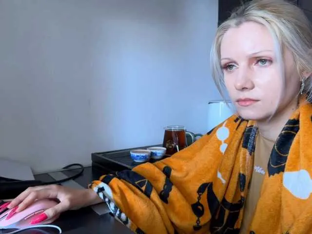 Live sex webcam photo for VasyaSylvia1 #291185055