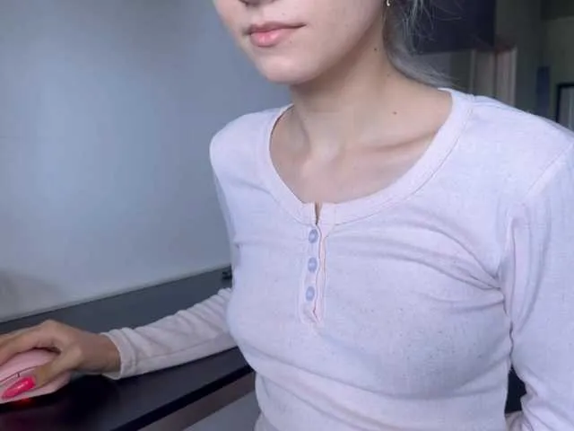 Live sex webcam photo for VasyaSylvia1 #291231899
