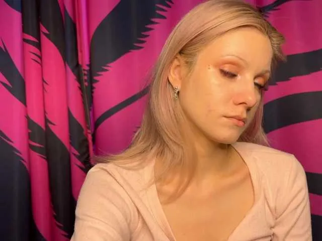 Live sex webcam photo for VasyaSylvia1 #291399200