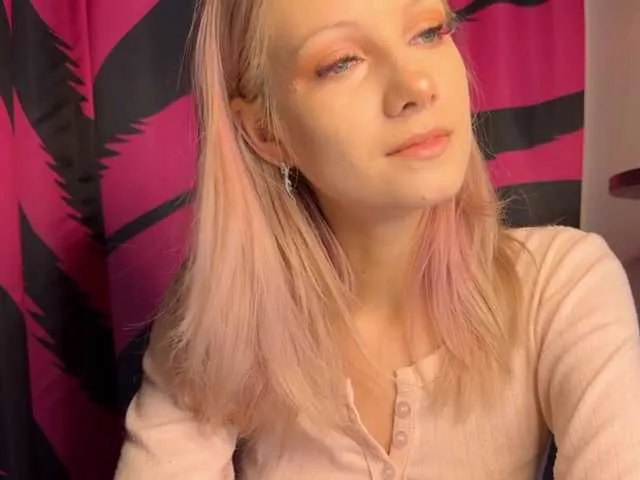 Live sex webcam photo for VasyaSylvia1 #291405625