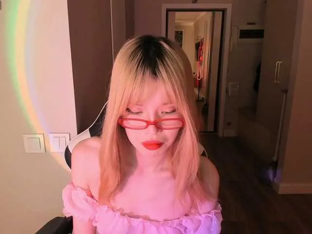 Live sex webcam photo for VelvetSky #290744288