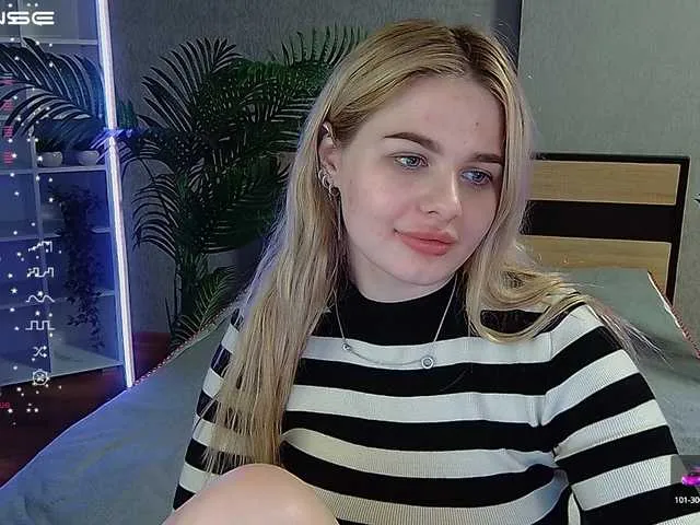 Live sex webcam photo for Velvettii #277375508