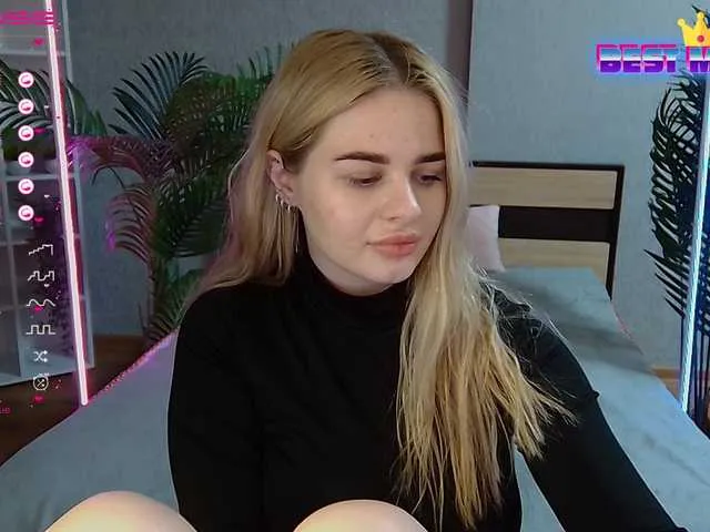 Live sex webcam photo for Velvettii #277395970