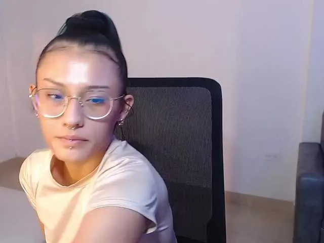 Live sex webcam photo for VenusBrown #276451849