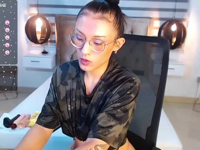 Live sex webcam photo for VenusBrown #276460394