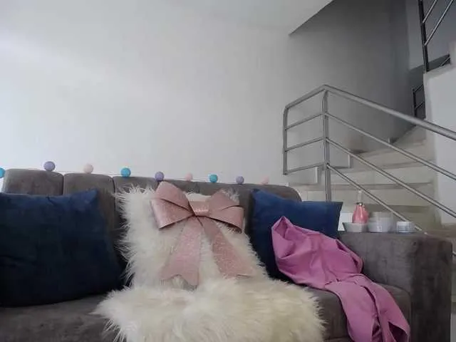 Live sex webcam photo for VenusianHumiliation #290916350