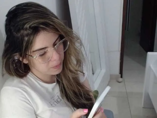 Live sex webcam photo for VeraVersace #273985442