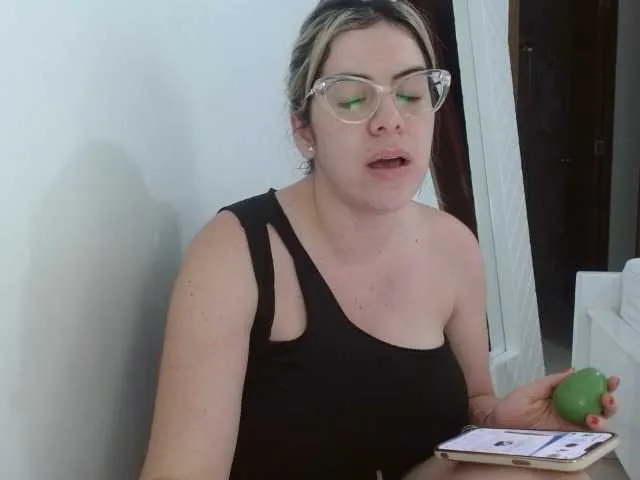 Live sex webcam photo for VeraVersace #275509992