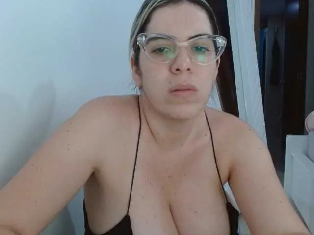 Live sex webcam photo for VeraVersace #275535521