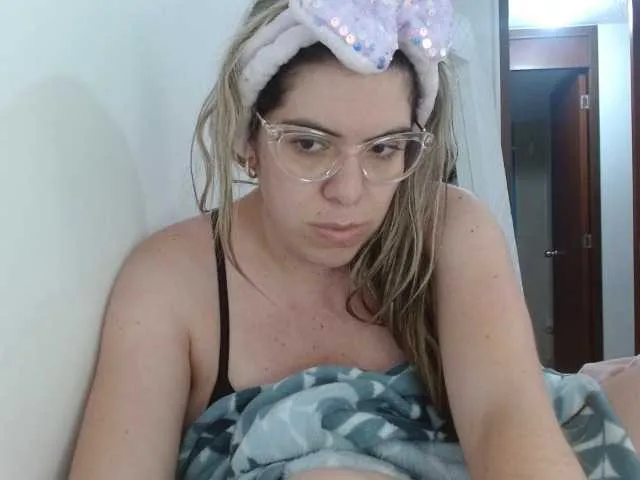 Live sex webcam photo for VeraVersace #275621472