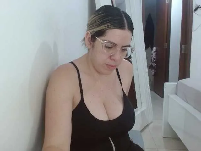 Live sex webcam photo for VeraVersace #275924733