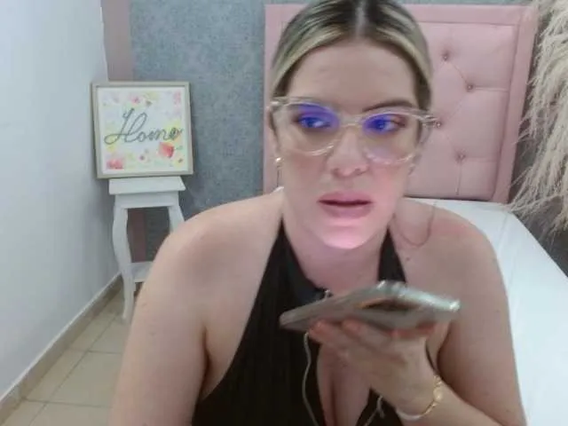 Live sex webcam photo for VeraVersace #276413348