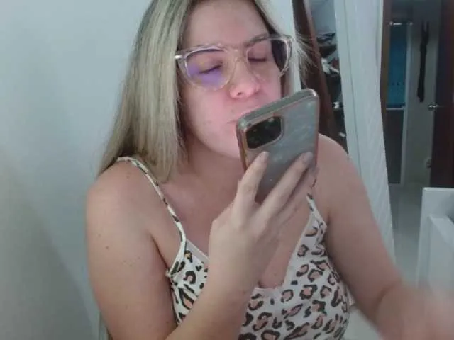 Live sex webcam photo for VeraVersace #276607676