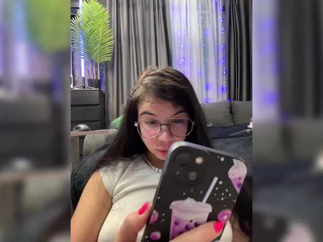 Live sex webcam photo for Vero19nika #291490110