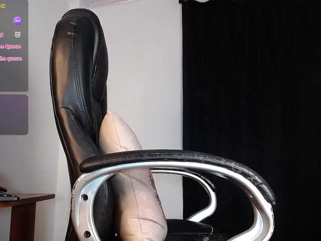 Live sex webcam photo for VeroSweet18 #290885486