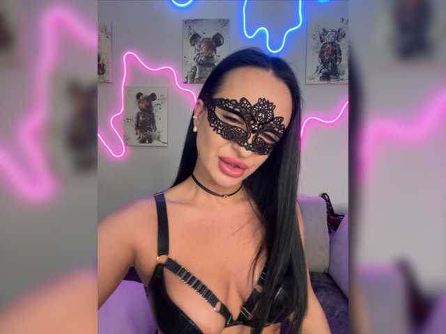 Live sex webcam photo for Veroni4kab #277581452