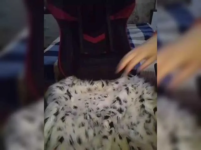 Live sex webcam photo for VeronicaChica #285469834