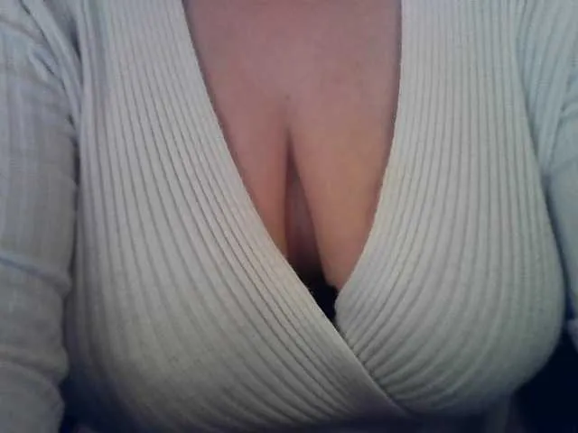 Live sex webcam photo for VeronicaChica #291452080