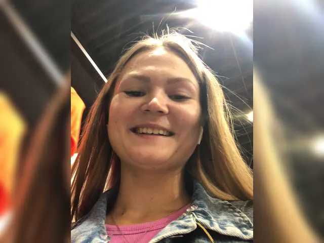 Live sex webcam photo for VeronicaLake #274656881