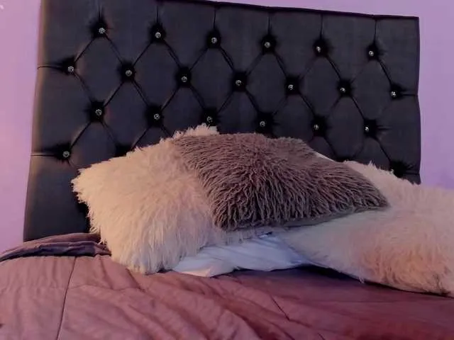 Live sex webcam photo for VeronicaLanz #273601782