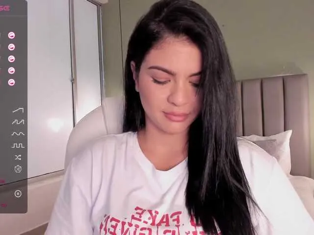 Live sex webcam photo for VeronicaLanz #276517193