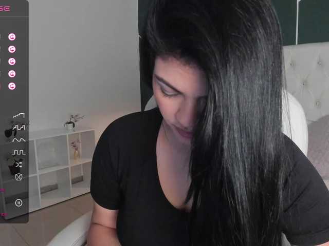 Live sex webcam photo for VeronicaLanz #277776310