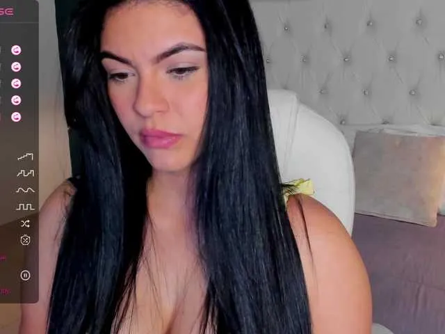 Live sex webcam photo for VeronicaLanz #278030235