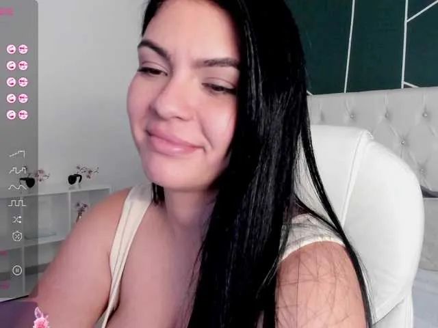 Live sex webcam photo for VeronicaLanz #278155545